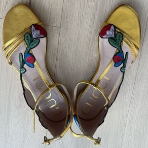 Gucci Metallic Gold Floral Appliqué Slingback Sandals
